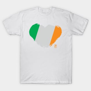 I love my country. I love Ireland. I am a patriot. In my heart, there is always the flag of Ireland. T-Shirt